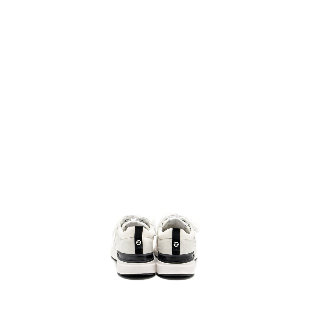 chanel-size-39-cc-logo-sneakers-white
