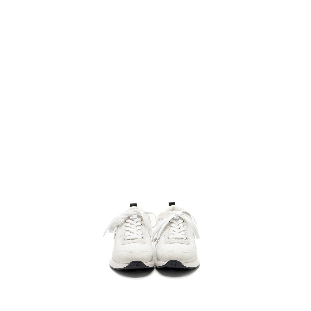 chanel-size-39-cc-logo-sneakers-white