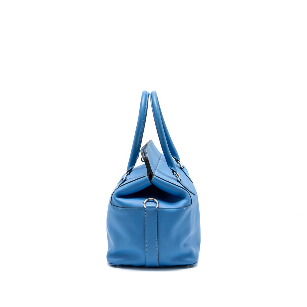 hermes-toolbox-26-swift-blue-paradise-shw-stamp-square-r