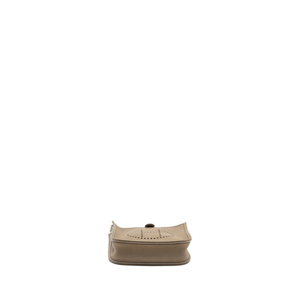 hermes-mini-evelyne-clemence-etoupe-shw-stamp-y