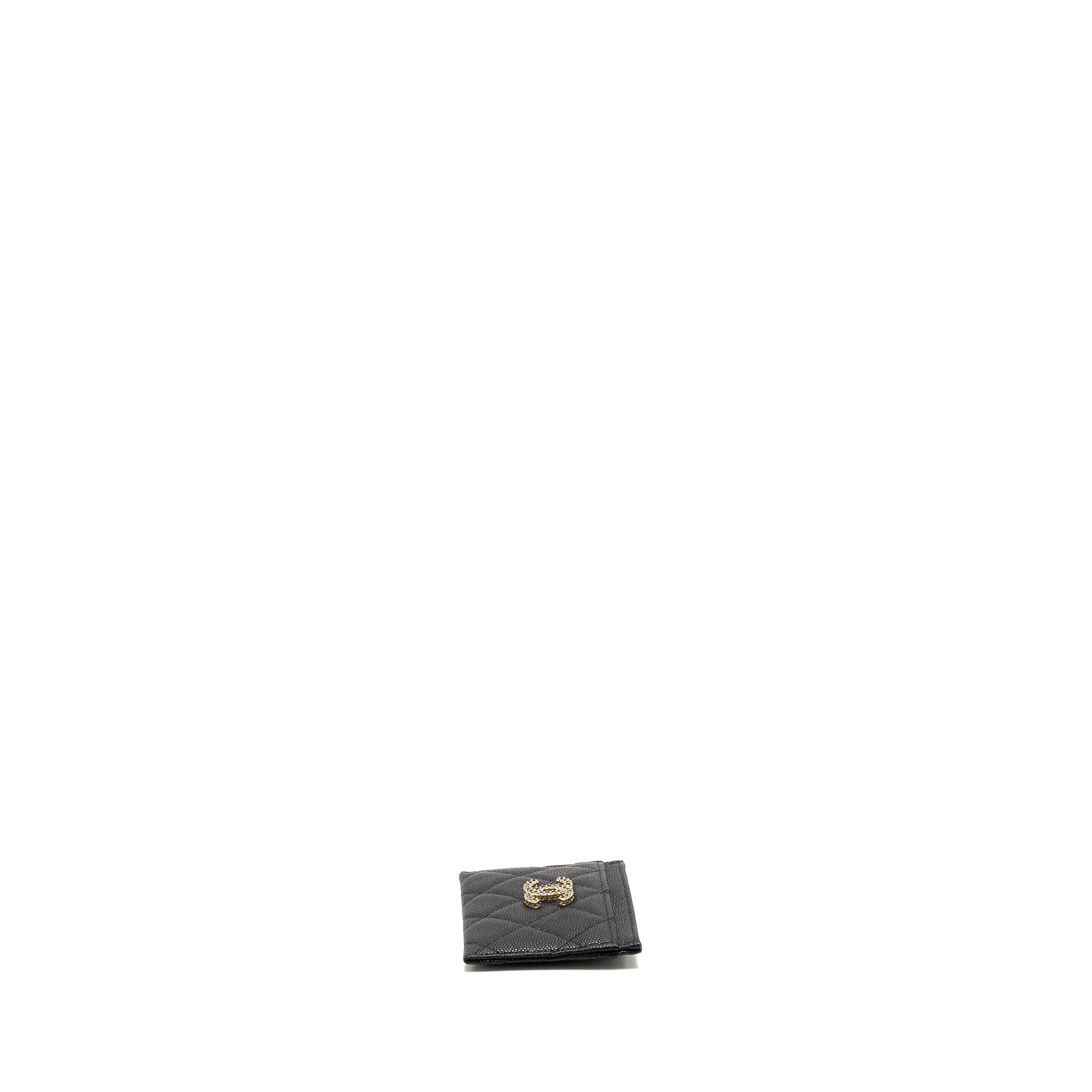 chanel-detail-cc-logo-card-holder-caviar-black-lghwmicrochip