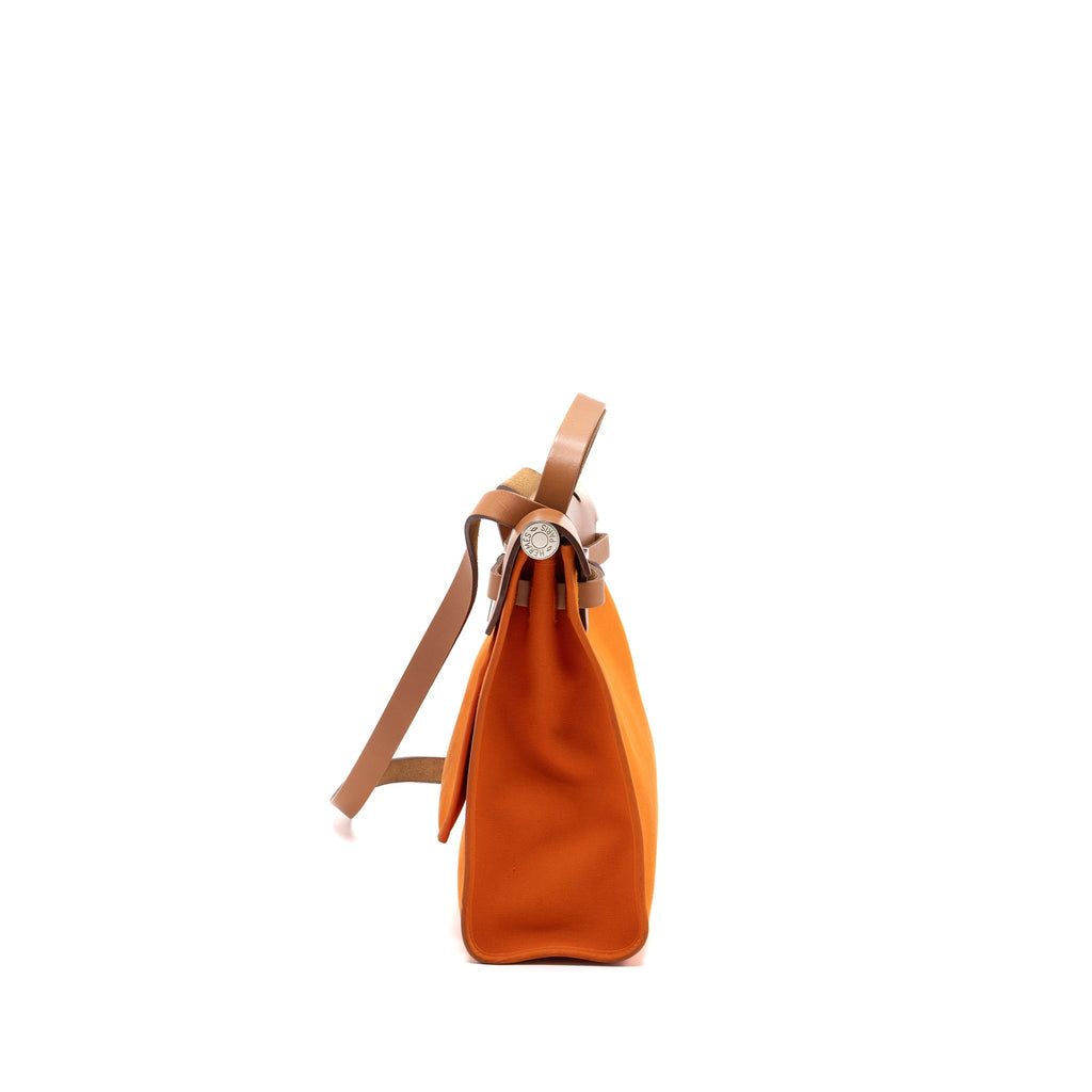 hermes-herbag-31-zip-bag-cancas-hunter-orange-shw-stamp-square-r
