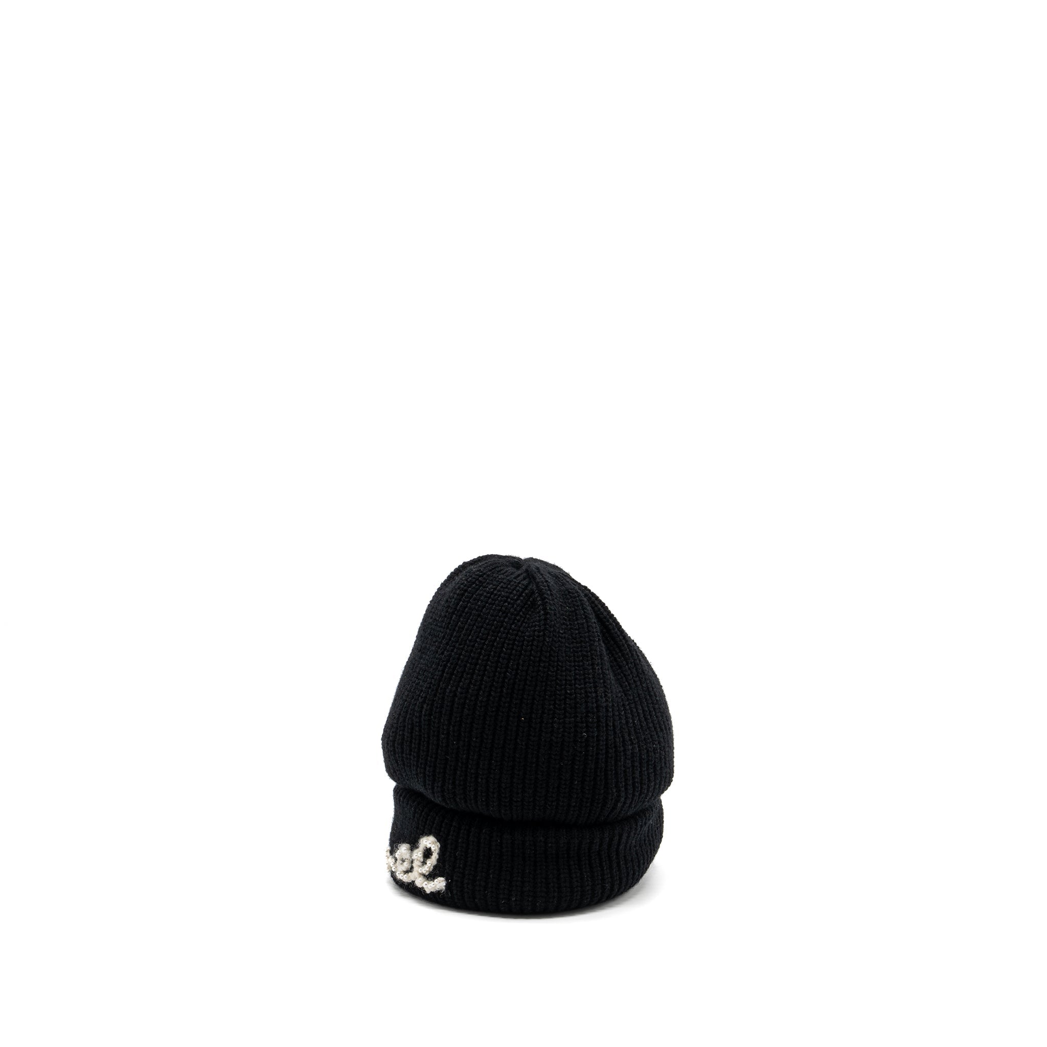 chanel-cashmere-hat-letter-pearl-black-white