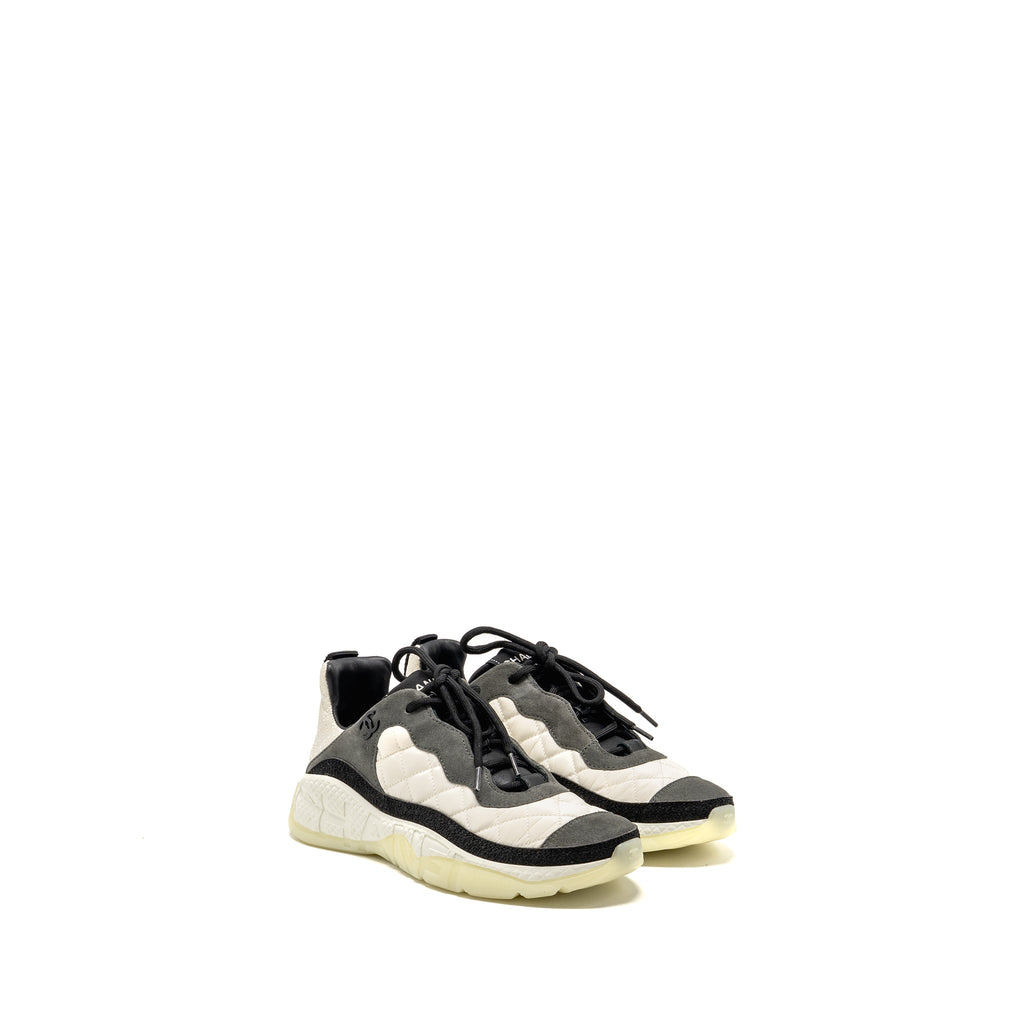 chanel-size-37-cc-and-letter-logo-sneakers-suede-fabric-black-white