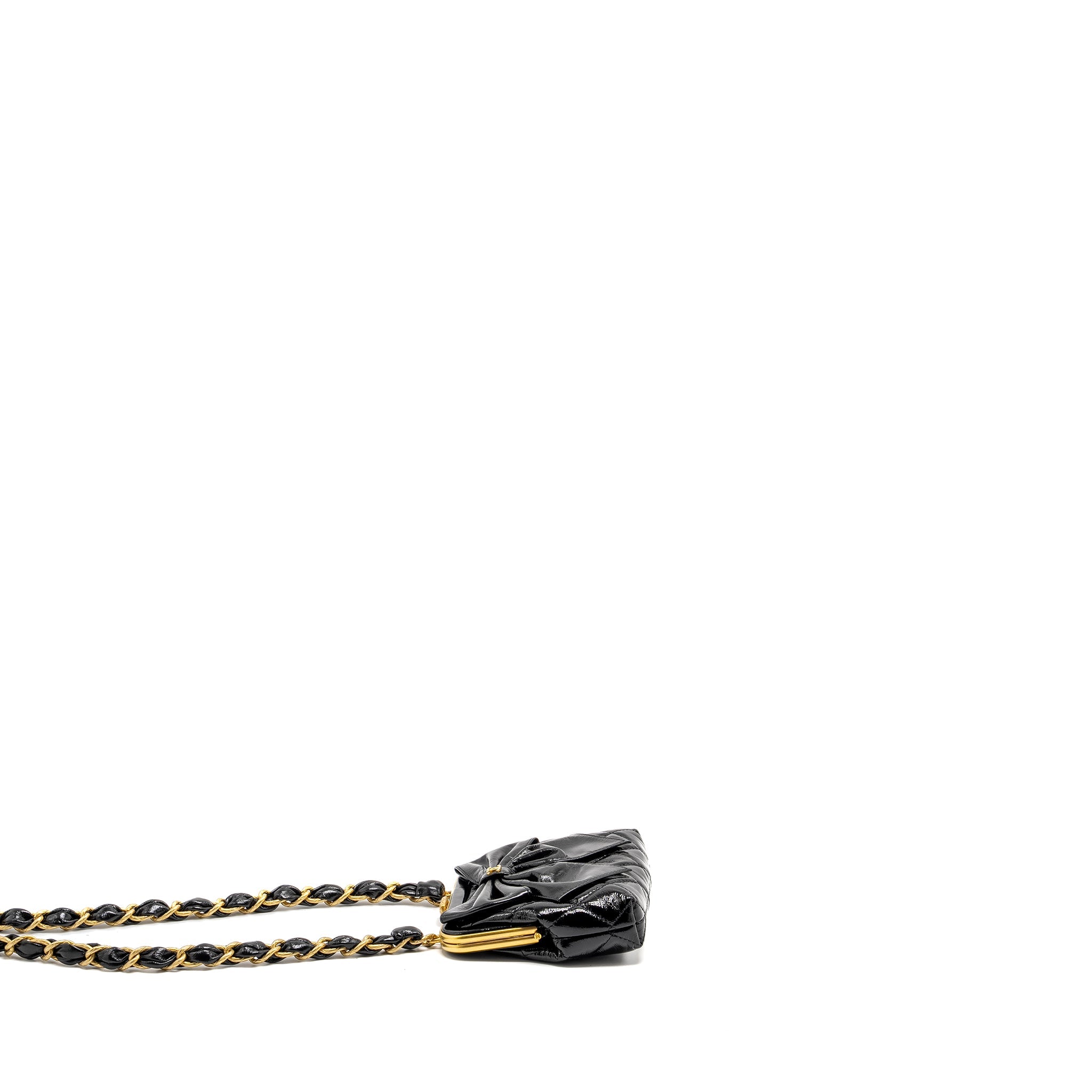 chanel-24a-bowknot-clutch-with-chain-patent-crumpled-lambskin-shiny-lambskin-black-ghw-microchip