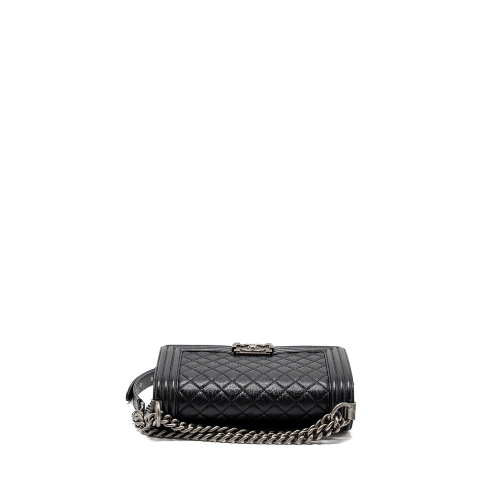 chanel-medium-boy-bag-caviar-black-ruthenium-hardware