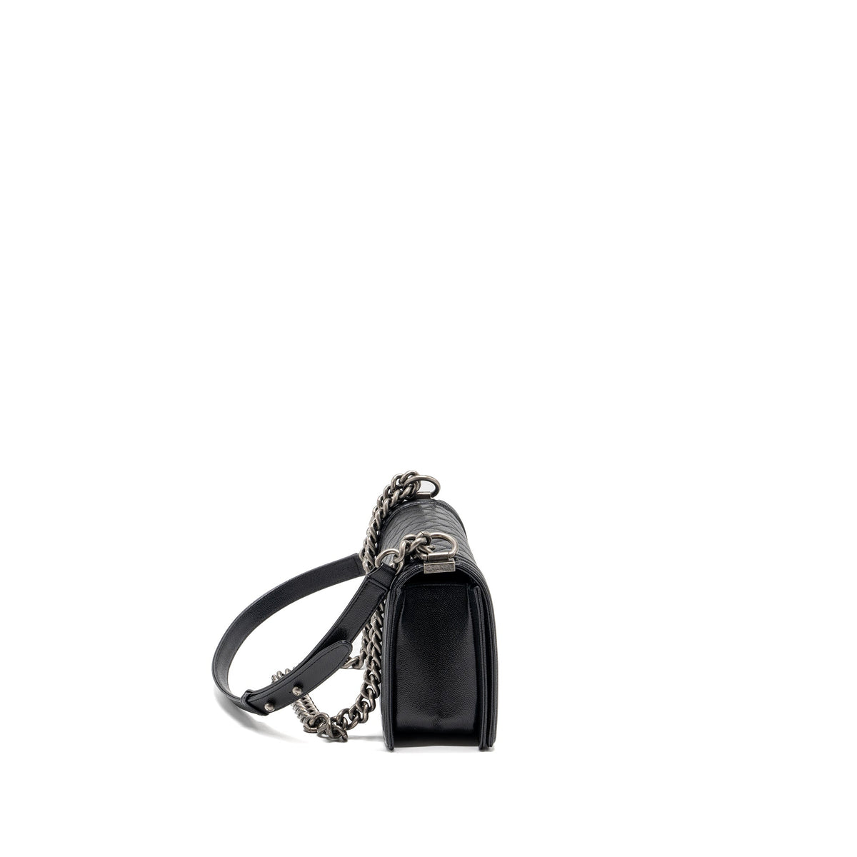 chanel-medium-boy-bag-caviar-black-ruthenium-hardware
