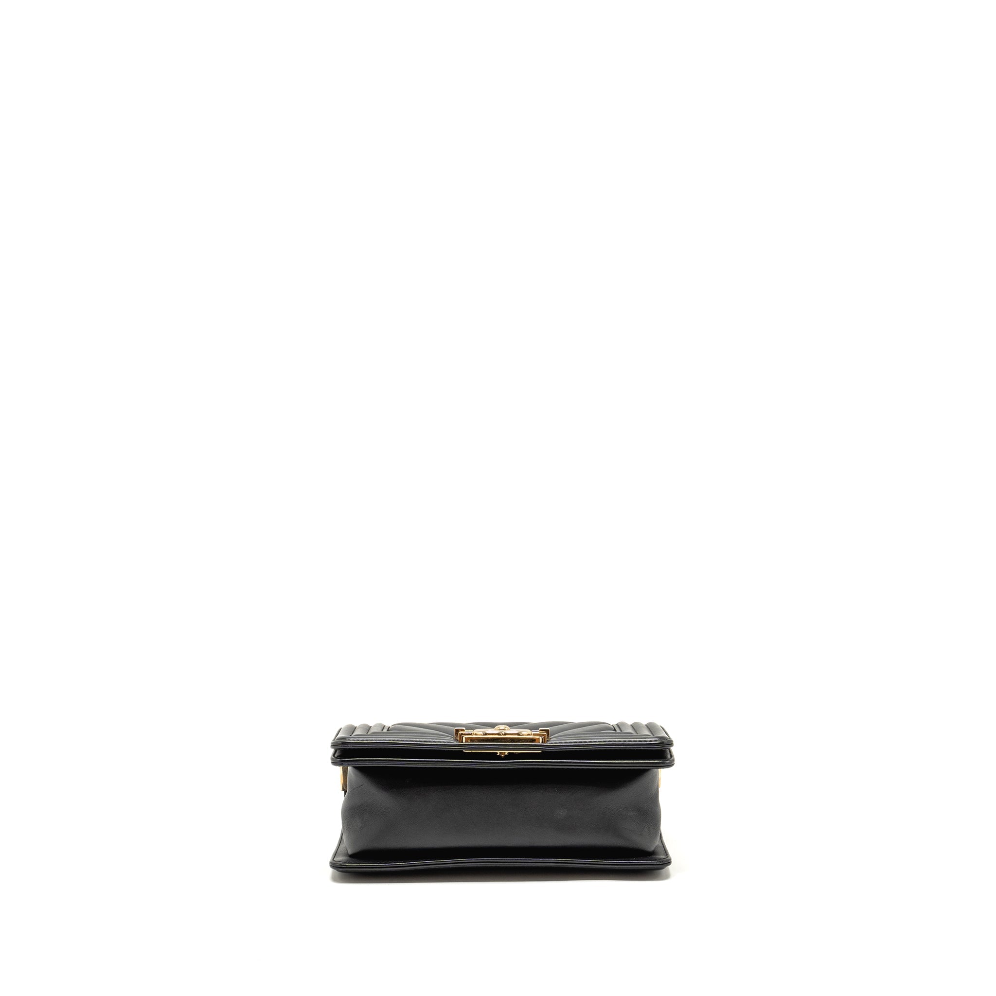chanel-small-chevron-boy-bag-lambskin-black-lghw
