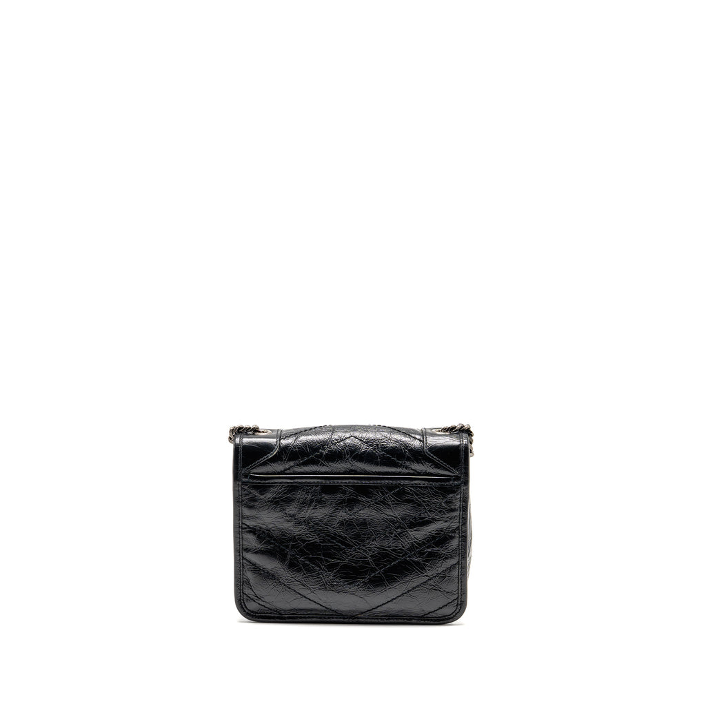 saint-laurent-ysl-niki-chain-wallet-crinkled-calfskin-black-shw