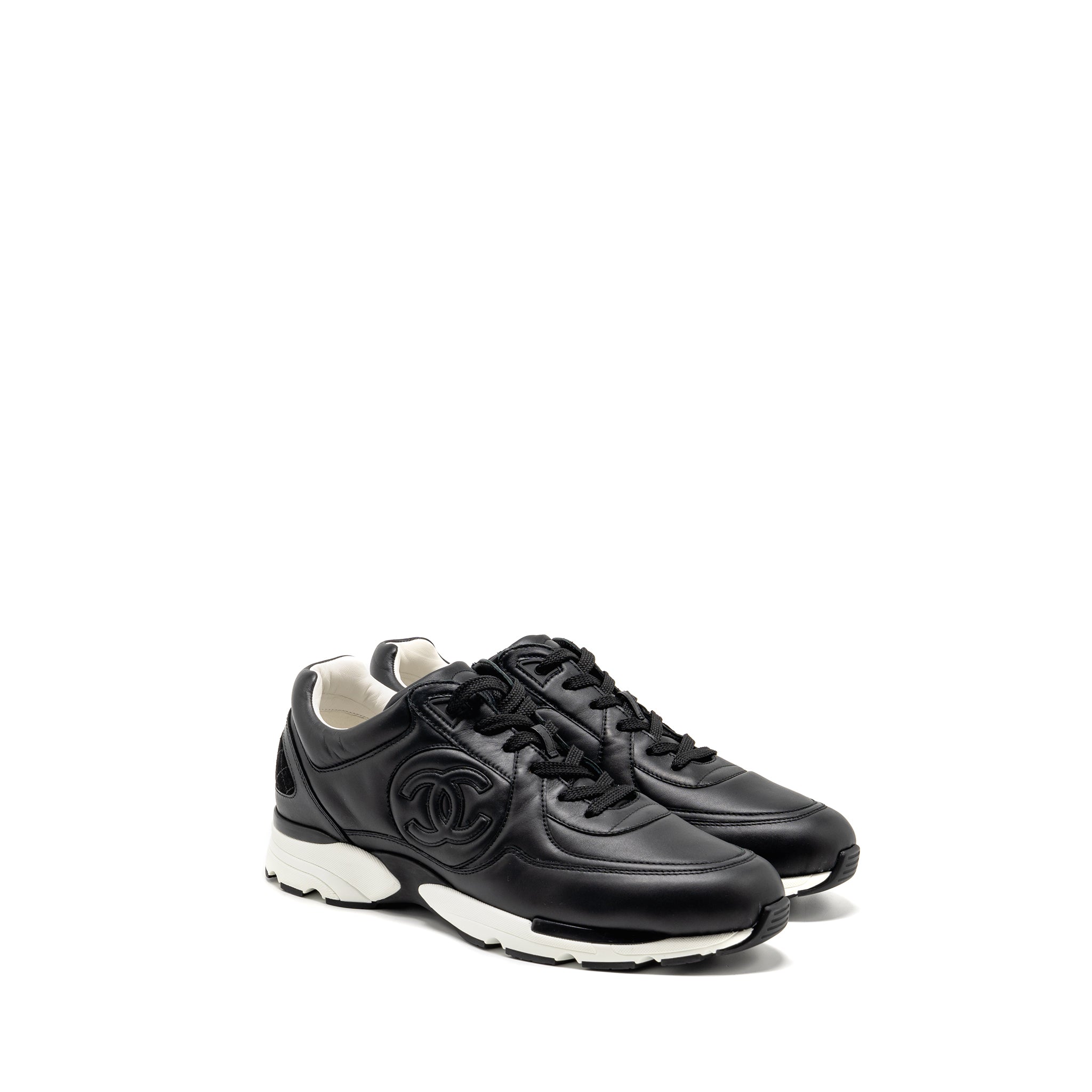 chanel-size-45-cc-logo-sneakers-leather-black-white