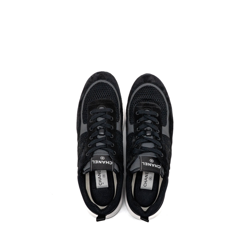 chanel-size-45-cc-logo-sneakers-black-white