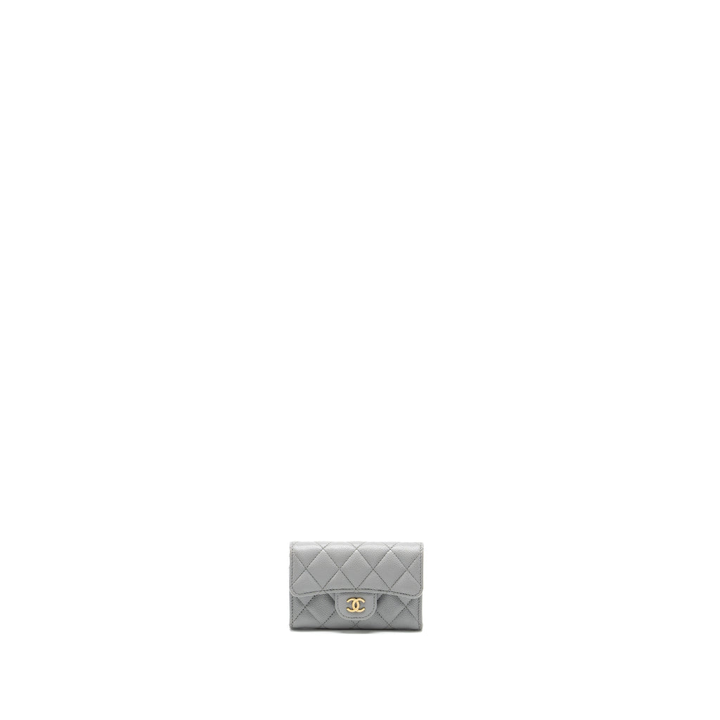 chanel-classic-flap-card-holder-caviar-light-grey-lghwmicrochip