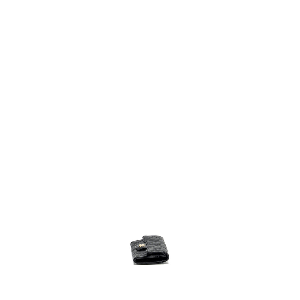 chanel-classic-flap-card-holder-caviar-black-ghwmicrochip