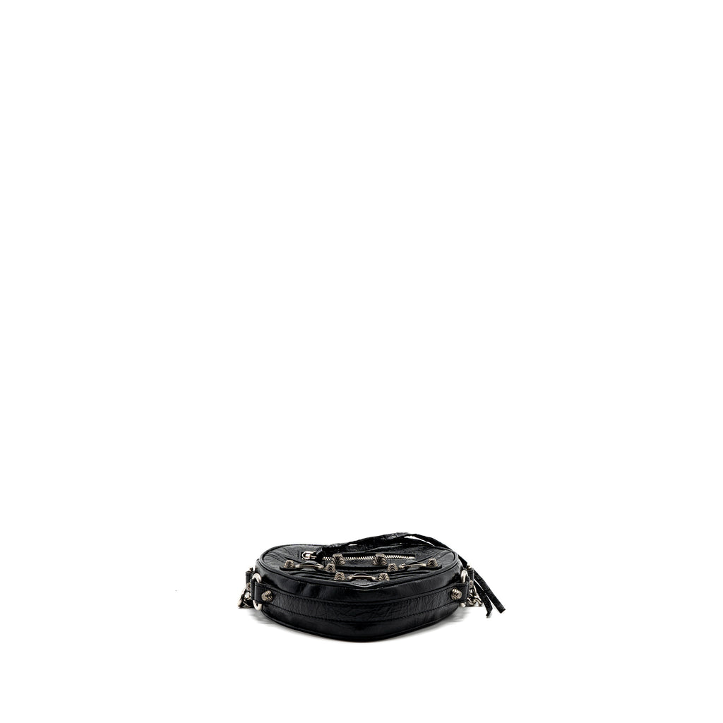 balenciaga-le-gagole-heart-mini-bag-arena-lambskin-black-ruthenium-hardware