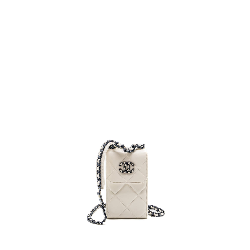 chanel-vertical-19-phone-case-lambskin-white-with-black-hardwaree-template