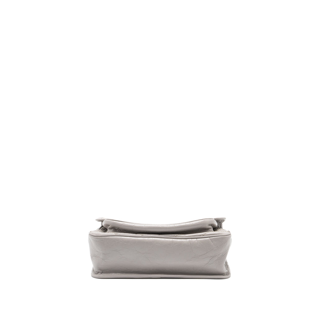 saint-laurent-medium-niki-bag-calfskin-grey-ruthenium-hardware
