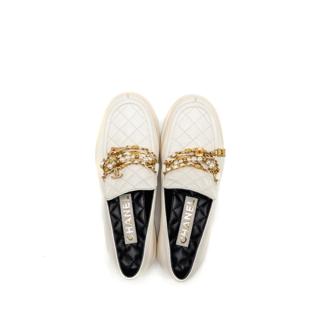 chanel-size-39-leather-chain-pearl-cc-logo-loafer-lambskin-white-ghw