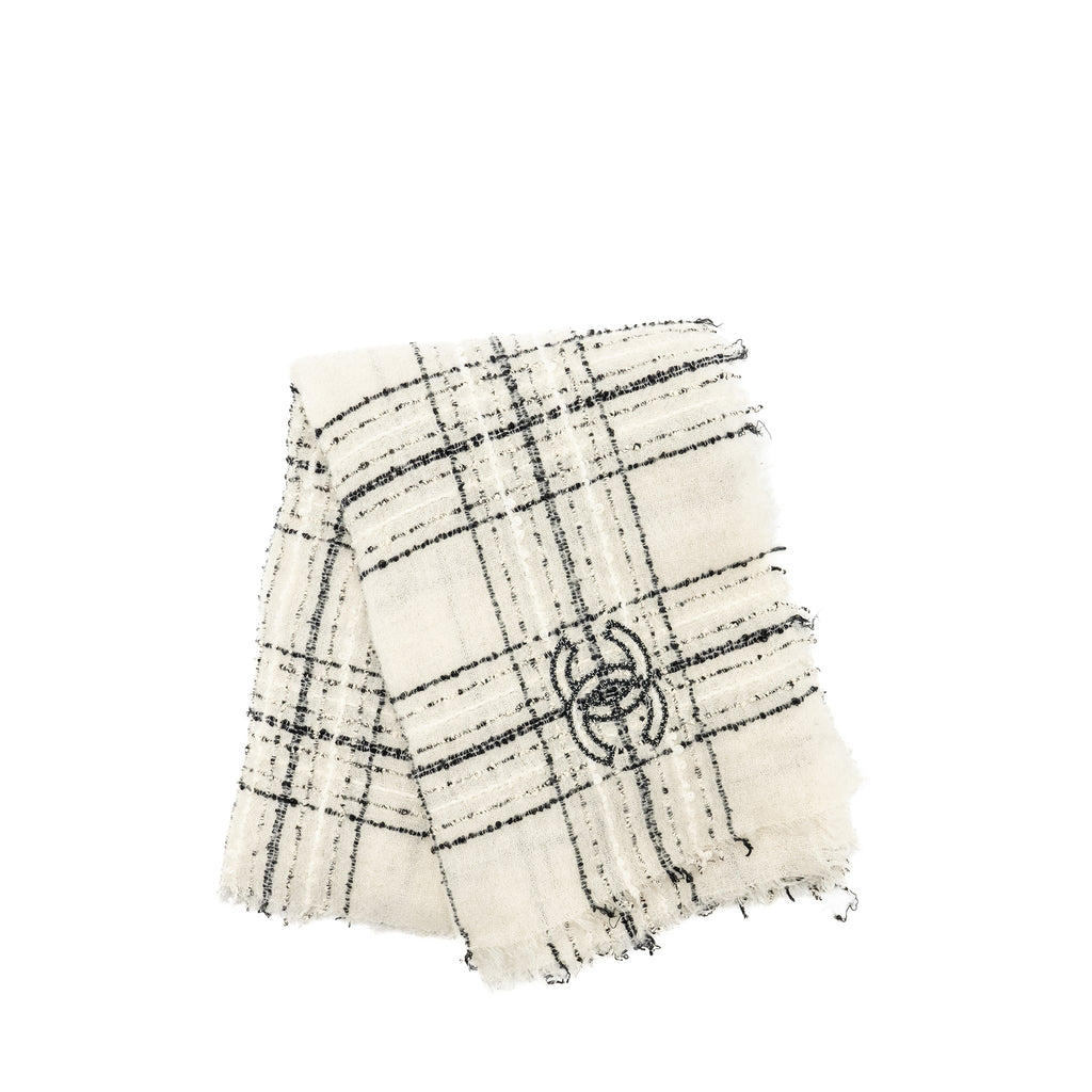 chanel-23b-checked-stole-wool-cotton-white-black-copy