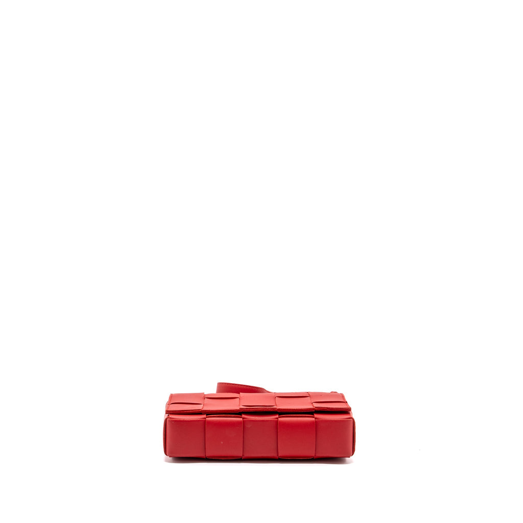 bottega-veneta-cassette-bag-lambskin-red-ghw