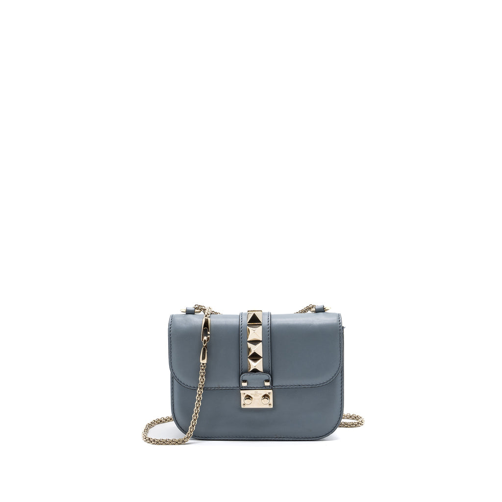 valentino-garavani-rockstud-glam-lock-chain-bag-leather-light-blue-lghw