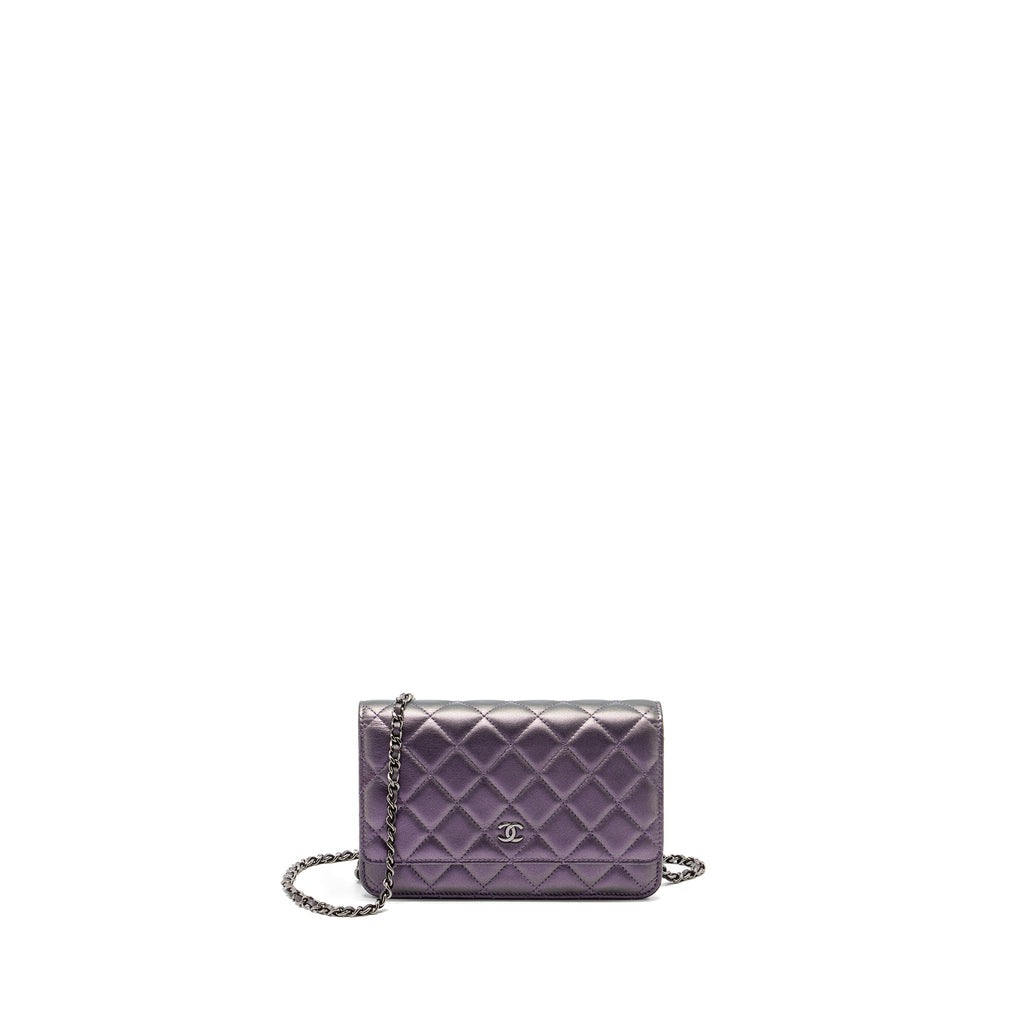 chanel-classic-wallet-on-chain-lambskin-iridescent-purple-shw