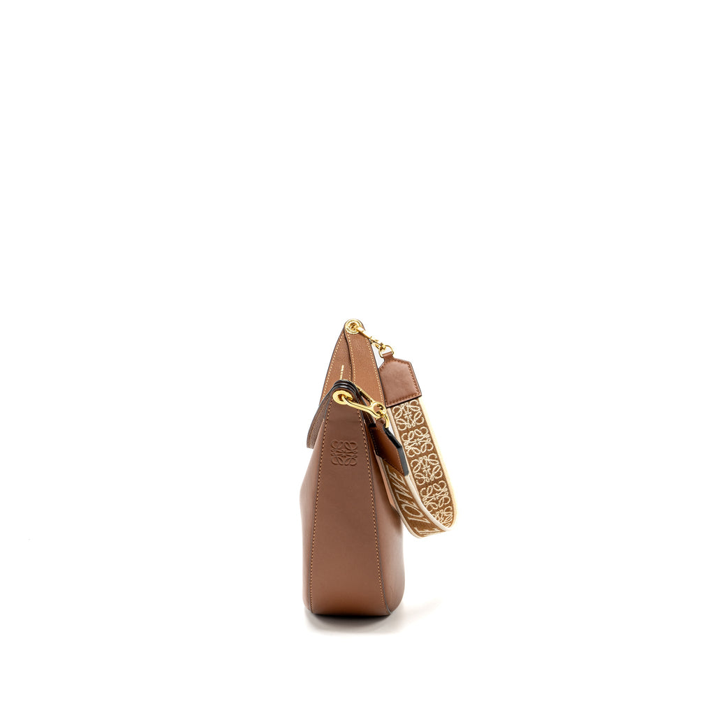 loewe-small-luna-bag-calfskin-pecan-ghw