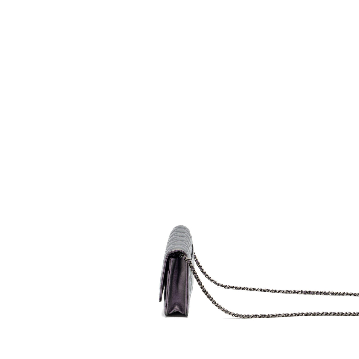 chanel-classic-wallet-on-chain-lambskin-iridescent-purple-shw