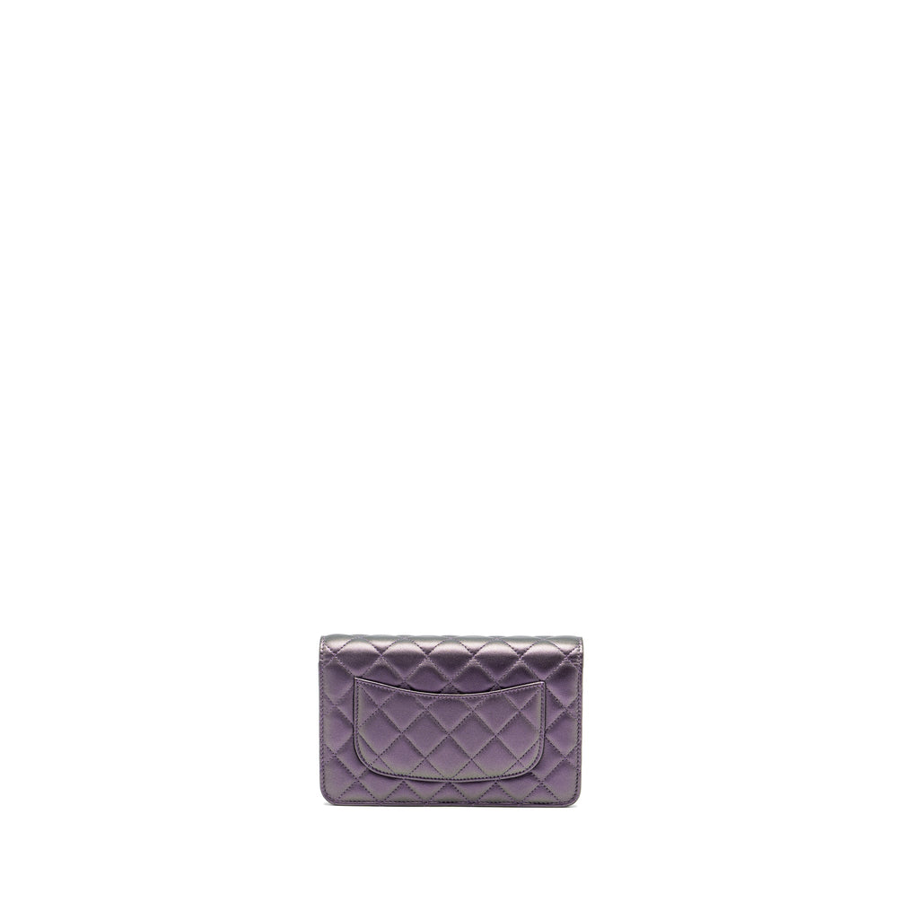chanel-classic-wallet-on-chain-lambskin-iridescent-purple-shw