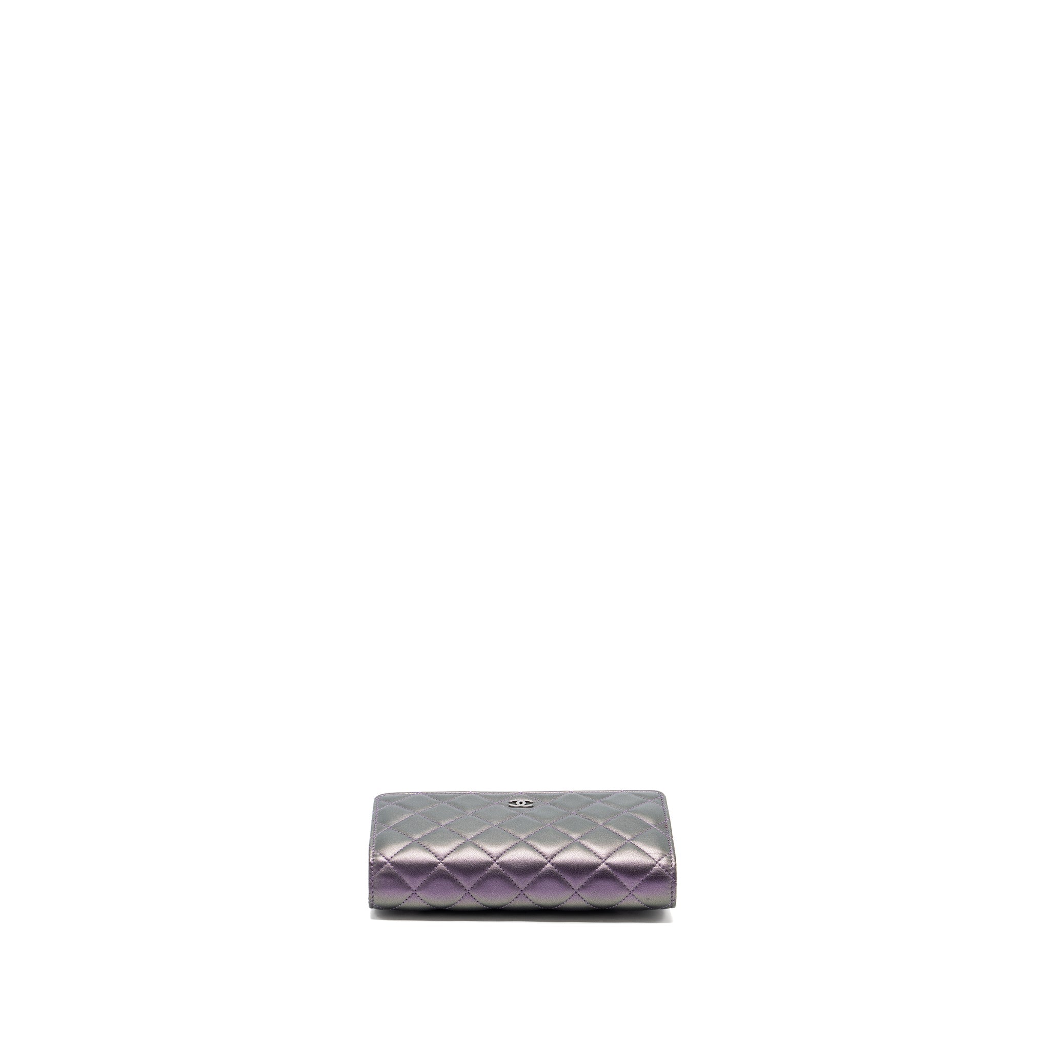 chanel-classic-wallet-on-chain-lambskin-iridescent-purple-shw