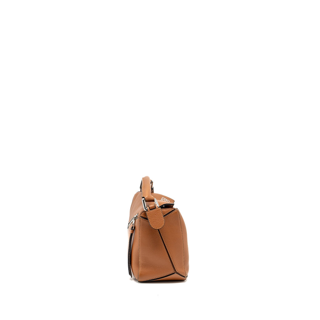 loewe-small-puzzle-bag-calfskin-tan-shw-2