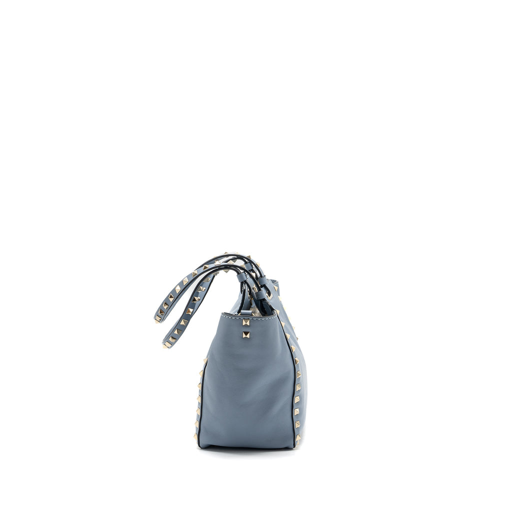 valentino-small-grainy-rockstud-bag-lambskin-light-blue-lghw