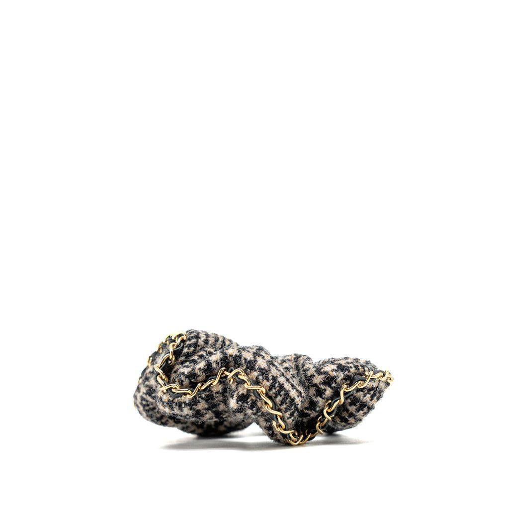 chanel-22k-hair-tie-tweed-leather-chain-detail-scrunchie-beige-black-ecru-ghw