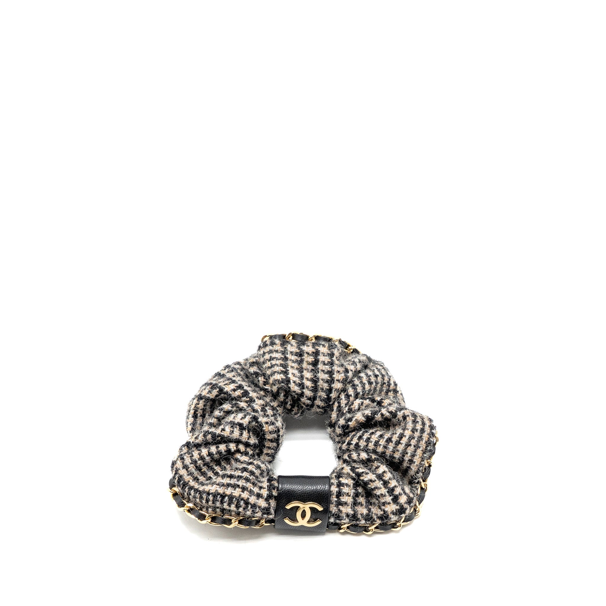 chanel-22k-hair-tie-tweed-leather-chain-detail-scrunchie-beige-black-ecru-ghw