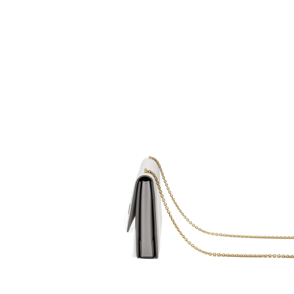 ferragamo-ginny-chain-bag-calfskin-leather-light-grey-lghw