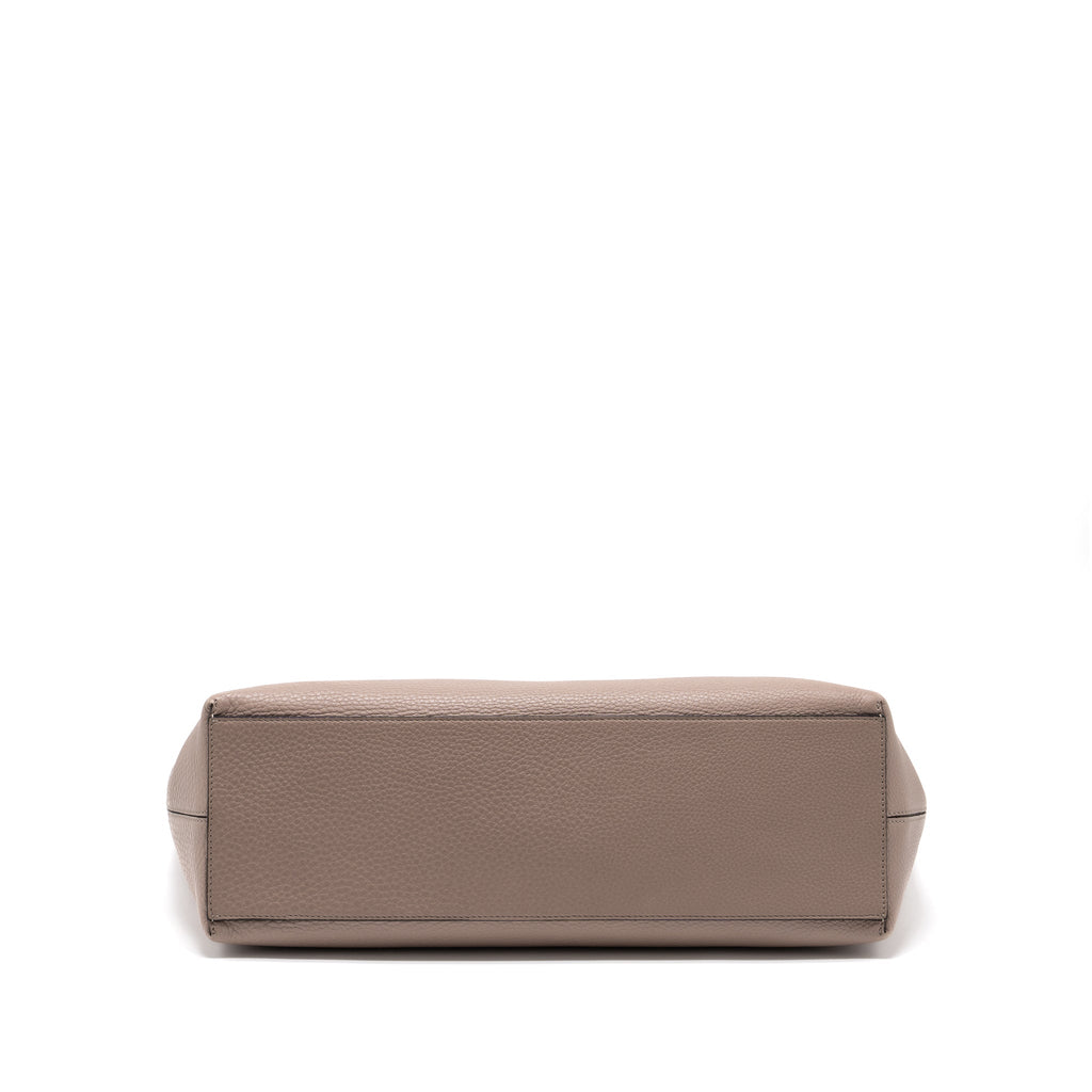 valentino-large-rockstud-tote-calfskin-pale-pink-lghw
