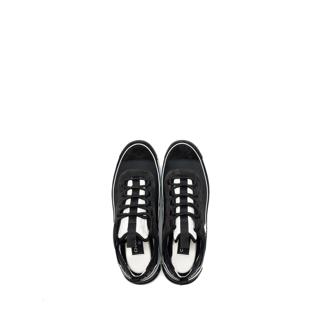 chanel-size-44-classic-sneaker-fabric-suede-calfskin-black-white