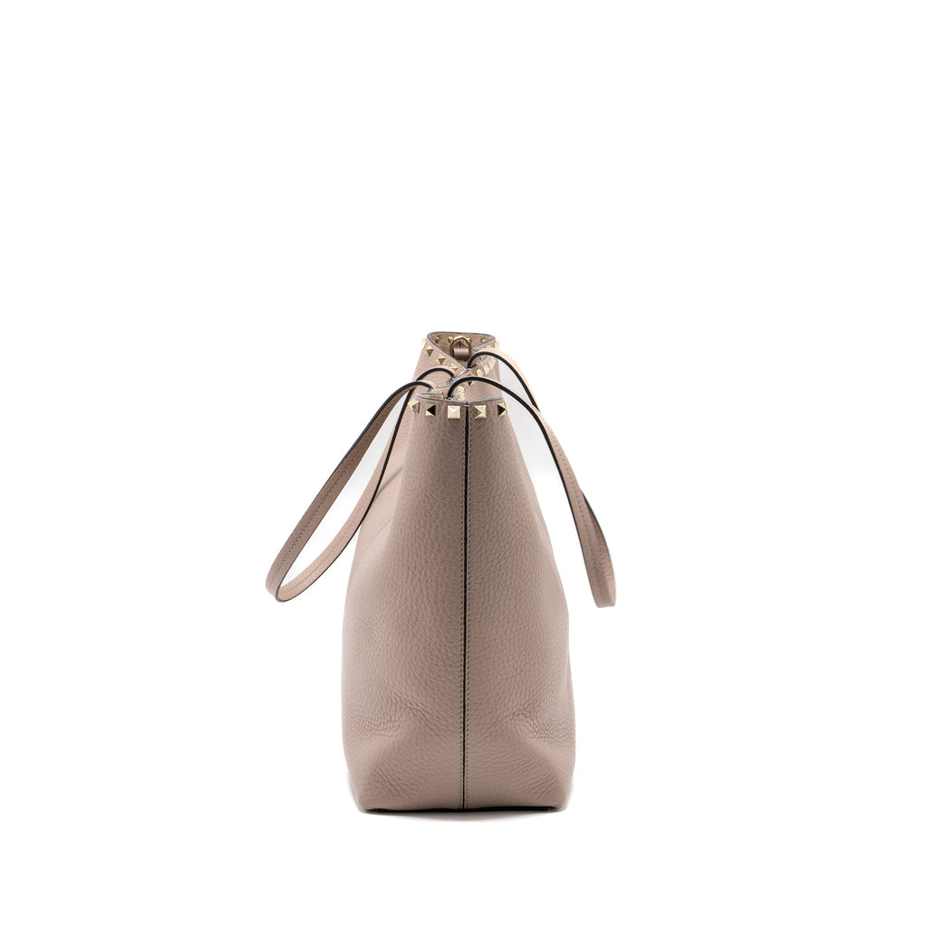 valentino-large-rockstud-tote-calfskin-pale-pink-lghw