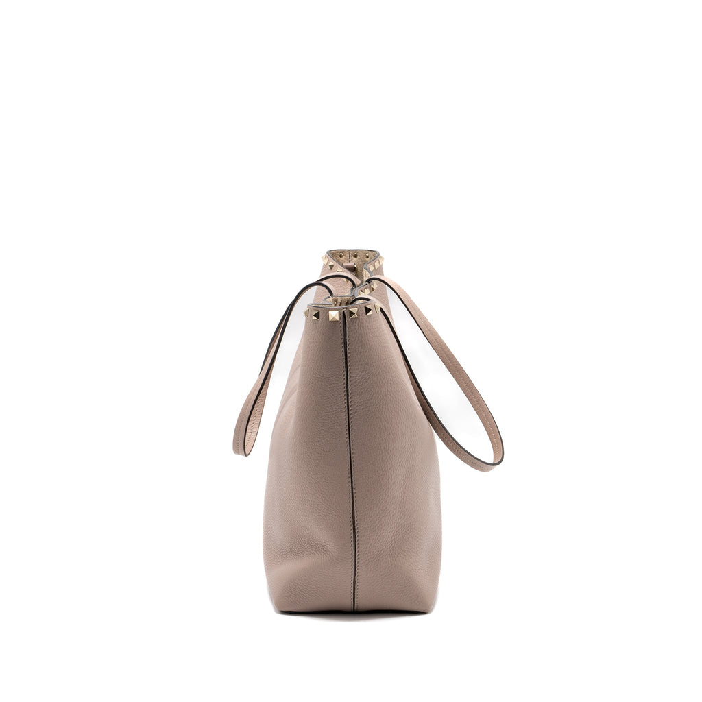 valentino-large-rockstud-tote-calfskin-pale-pink-lghw