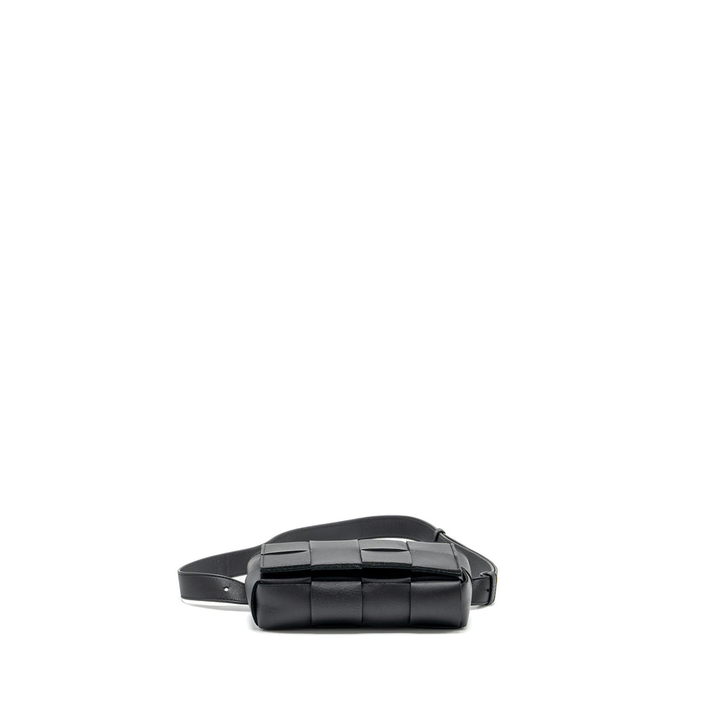 bottega-veneta-cassette-belt-bag-lambskin-black-ghw