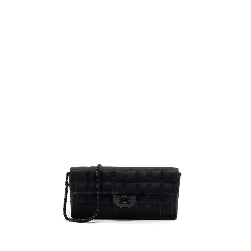 chanel-vintage-flap-bag-fabric-black-with-black-hardware