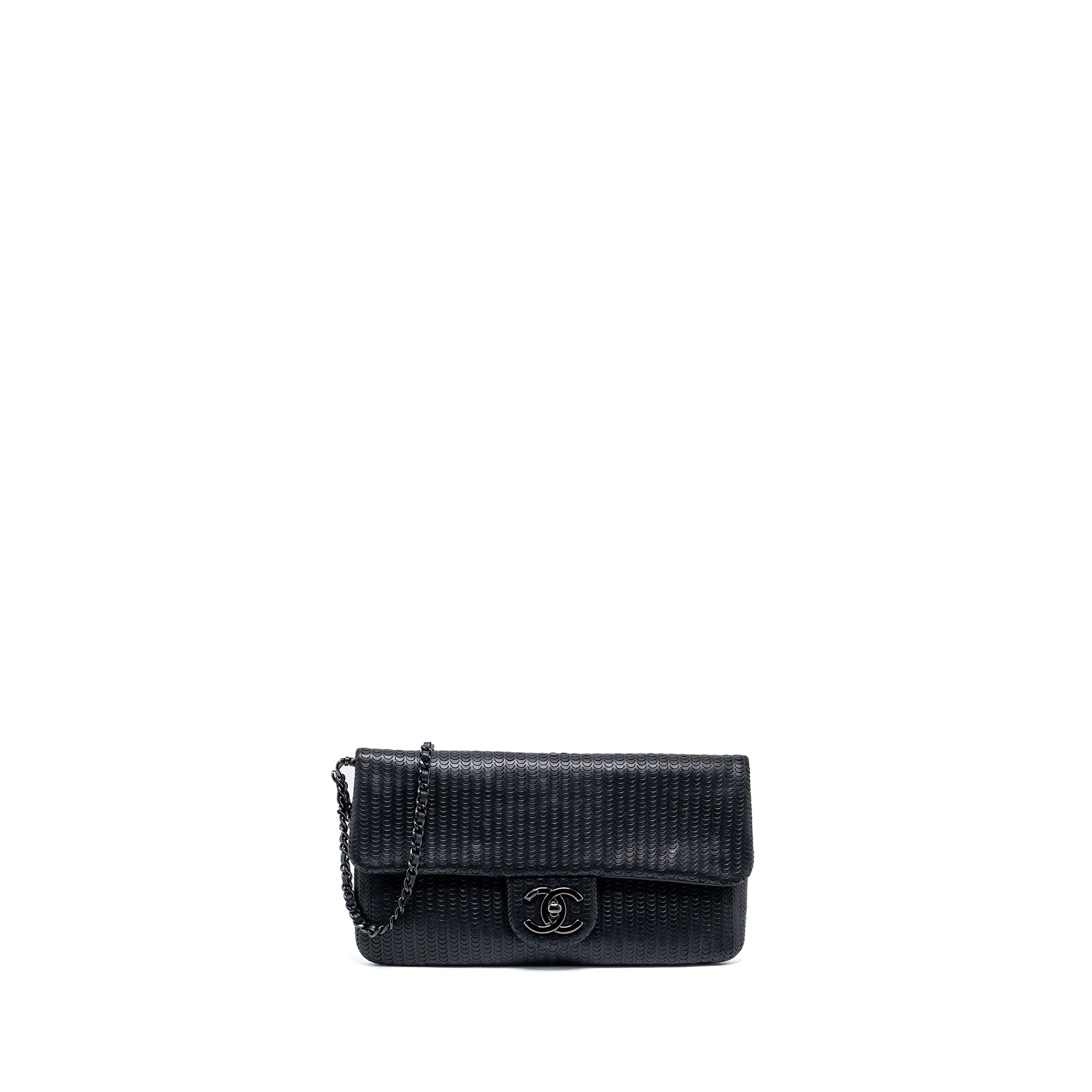 chanel-flap-clutch-lambskin-black-with-black-hardware