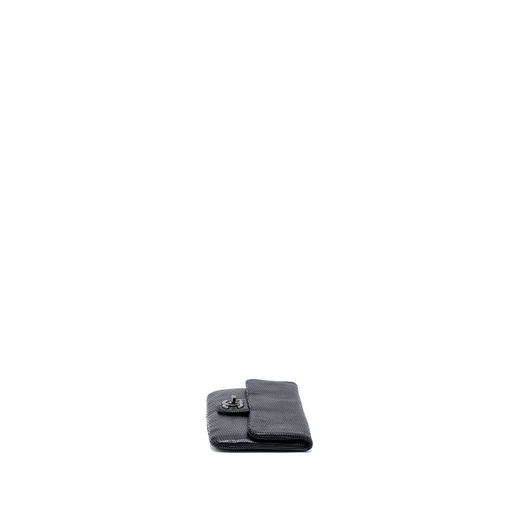 chanel-flap-clutch-lambskin-black-with-black-hardware