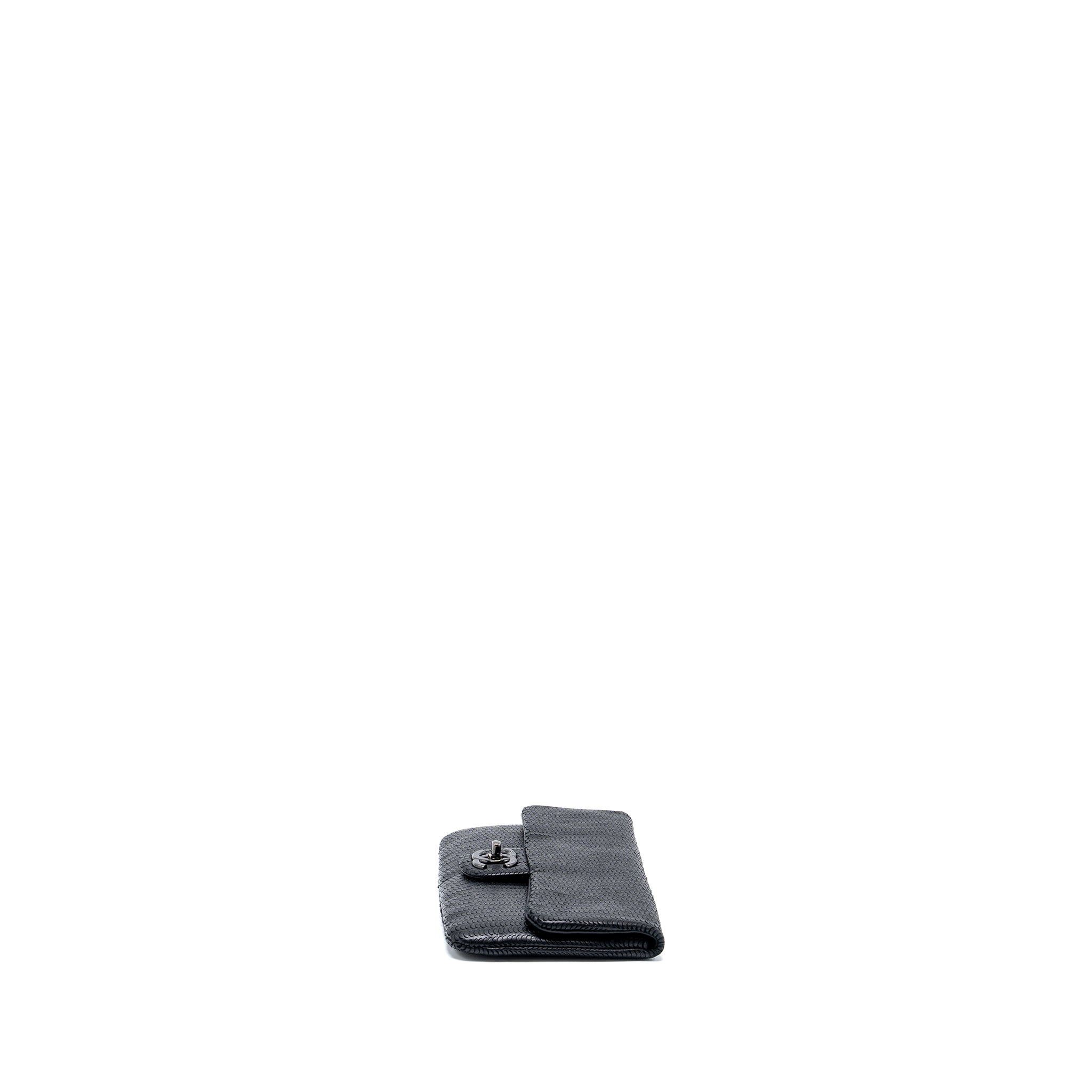 chanel-flap-clutch-lambskin-black-with-black-hardware