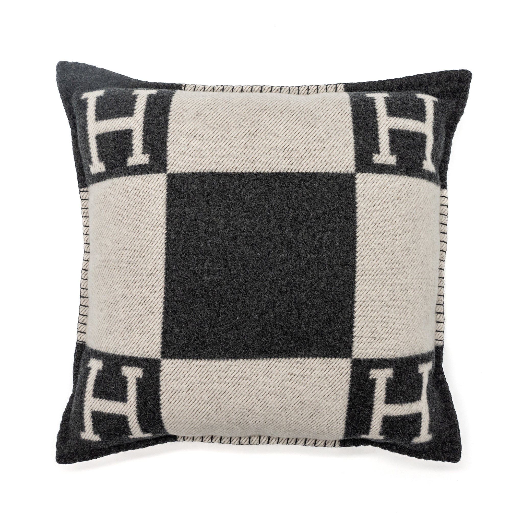 hermes-avalon-pillow-small-model-ecru-gris-fonce-6