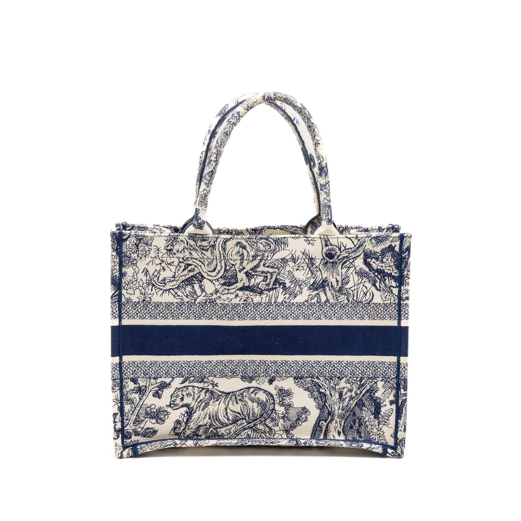 dior-medium-book-tote-blue-toile-de-jouy-embroidery-1