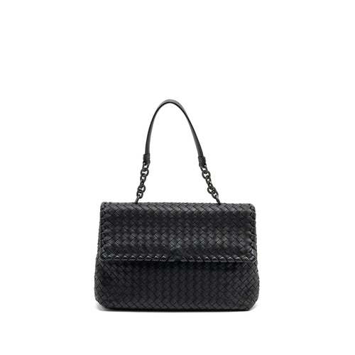 bottega-veneta-single-chain-flap-bag-leather-black-with-black-hardware
