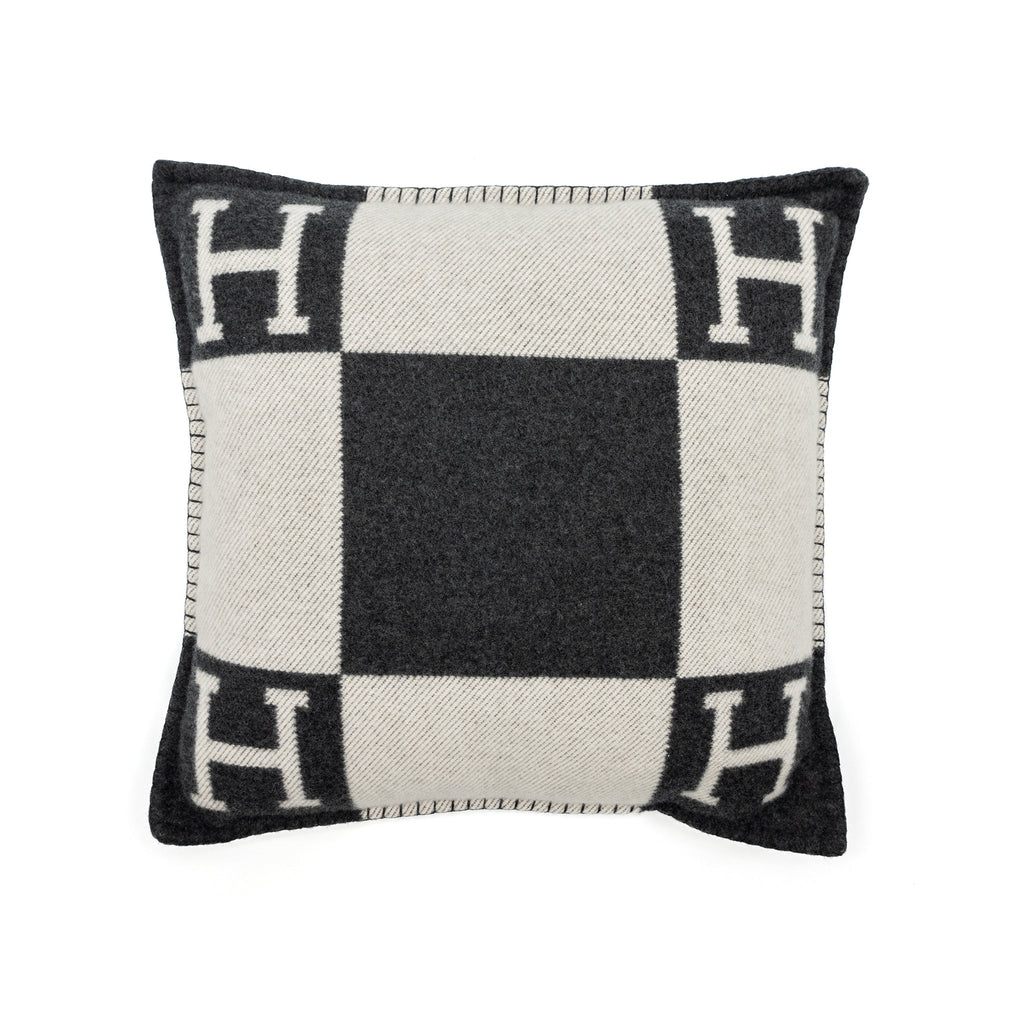hermes-avalon-pillow-small-model-ecru-gris-fonce