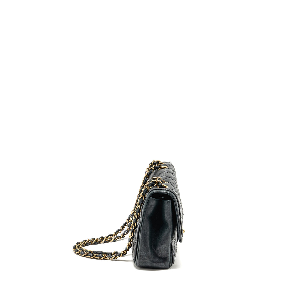 chanel-quilted-flap-bag-calfskin-dark-blue-ghw