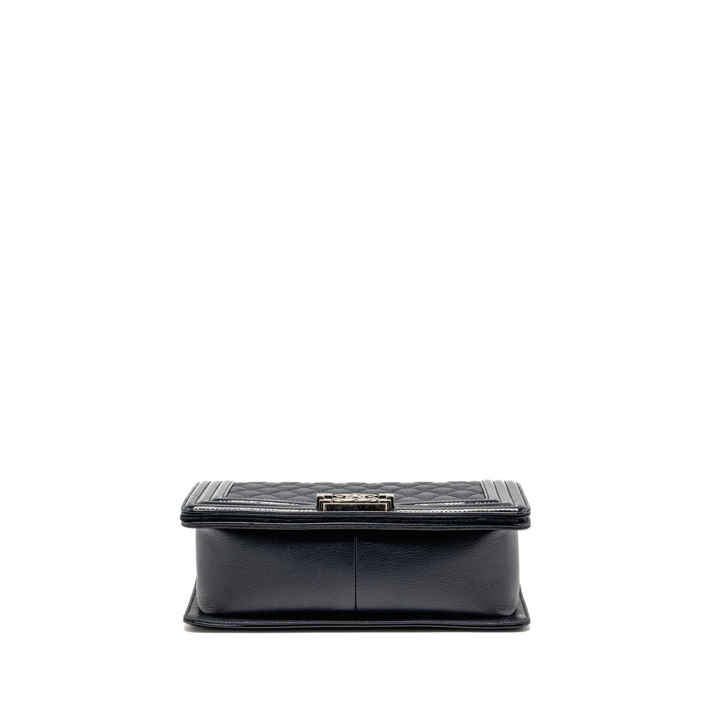 chanel-medium-boy-bag-grained-calfskin-navy-ruthenium-hardware