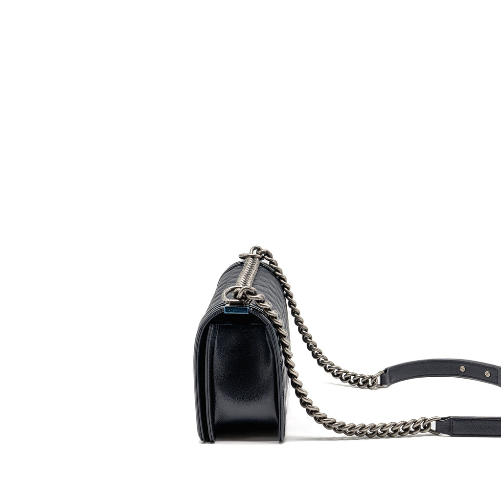 chanel-medium-boy-bag-grained-calfskin-navy-ruthenium-hardware